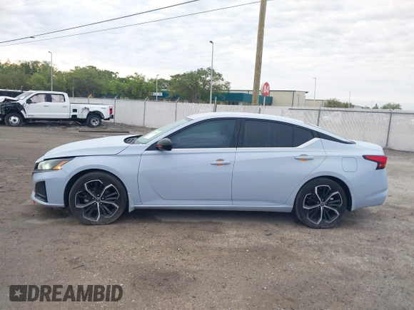 2024 Nissan Altima 2.5 SR with VIN 1N4BL4CV1RN320660, listed as a IAAI auction lot 41875580 with 26,230 mi miles. Bid and sale history available at carsss.com. Image 15.