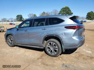 2021 Toyota Highlander XLE with VIN 5TDGZRAH1MS085088, listed as a Copart auction lot 46944205 with 69,506 mi miles and Salvage Title. Bid and sale history available at carsss.com. Image 2.