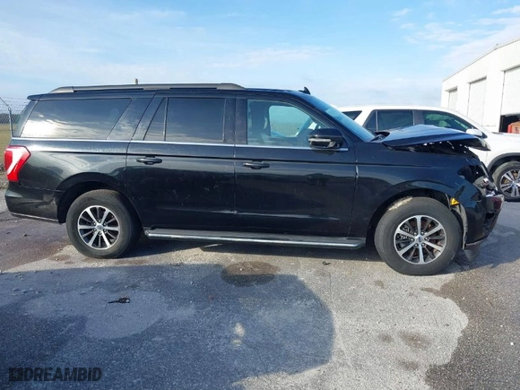 2018 Ford Expedition Max XLT with VIN 1FMJK1HT5JEA05813, listed as a IAAI auction lot 37641486 with NaN miles. Bid and sale history available at carsss.com. Image 12.
