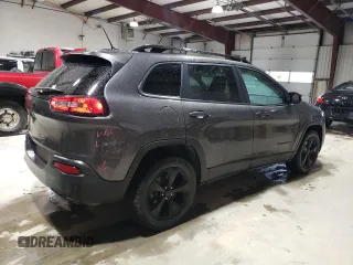 2018 Jeep Cherokee Latitude with VIN 1C4PJMCB2JD556207, listed as a Copart auction lot 58478395 with 102,884 mi miles and Salvage title. Bid and sale history available at DreamBid. Image 3.