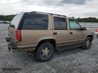 1995 Chevrolet Tahoe with VIN 1GNEK13K2SJ439871, listed as a Copart auction lot 73173034 with 274,829 mi miles and Salvage Title. Bid and sale history available at carsss.com. Image 3.