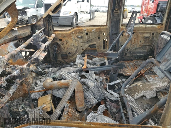 2004 Ford F-350 XL with VIN 1FTSW31PX4EA85099, listed as a Copart auction lot 48796985 with Not Provided miles and Salvage Title. Bid and sale history available at DreamBid. Image 7.