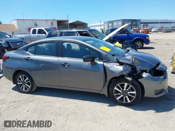 2024 Nissan Versa S z VIN 3N1CN8DV5RL920468, wystawiony jako IAAI lot #42040039 z przebiegiem 22 201 mil mil oraz . Historia ofert i sprzedaży dostępna na DreamBid. Obrazek 12.