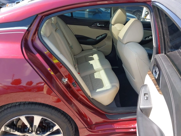 2016 Nissan Maxima Platinum with VIN 1N4AA6AP1GC405993, listed as a IAAI auction lot 42611048 with 53,998 mi miles and . Bid and sale history available at DreamBid. Image 8.