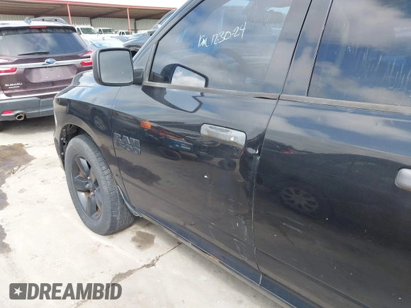 2016 Ram 1500 Express z VIN 1C6RR6FG1GS107293, wystawiony jako IAAI lot #42180339 z przebiegiem 182 237 mil mil oraz . Historia ofert i sprzedaży dostępna na DreamBid. Obrazek 20.
