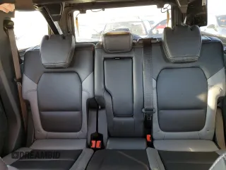 2024 Ford Bronco z VIN 1FMEE1BPXRLA33991, wystawiony jako Copart lot #42259825 z przebiegiem 24 969 mil mil oraz Szkoda całkowita • Salvage title. Historia ofert i sprzedaży dostępna na DreamBid. Obrazek 10.