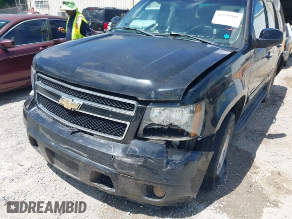 2008 Chevrolet Tahoe 1LT with VIN 1GNFC13098R125886, listed as a IAAI auction lot 42739949 with Not provided miles and . Bid and sale history available at DreamBid. Image 6.