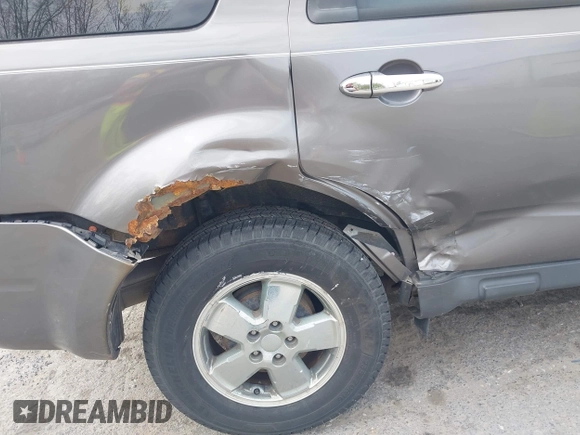 2012 Ford Escape XLT z VIN 1FMCU0D76CKB89914, wystawiony jako IAAI lot #42135184 z przebiegiem 193 345 mil mil oraz . Historia ofert i sprzedaży dostępna na DreamBid. Obrazek 6.