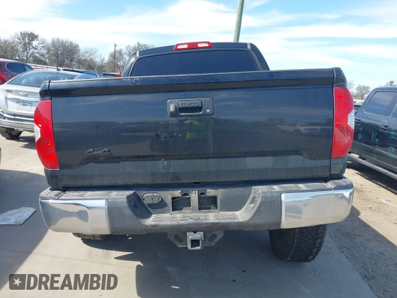 2018 Toyota Tundra SR5 z VIN 5TFDW5F12JX694518, wystawiony jako IAAI lot #41663831 z przebiegiem 183 220 mil mil oraz . Historia ofert i sprzedaży dostępna na DreamBid. Obrazek 17.