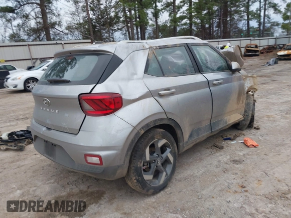 2024 Hyundai Venue SEL with VIN KMHRC8A32RU333999, listed as a IAAI auction lot 41265592 with 17,616 mi miles and . Bid and sale history available at DreamBid. Image 4.