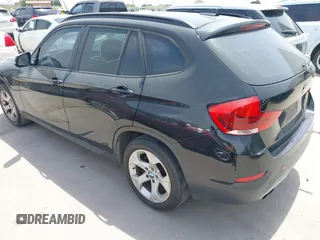 2013 BMW X1 28i z VIN WBAVM1C55DVW44221, wystawiony jako IAAI lot #42248043 z przebiegiem 112 388 mil mil oraz . Historia ofert i sprzedaży dostępna na DreamBid. Obrazek 3.