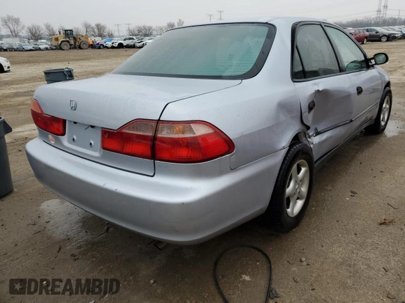 1998 Honda Accord DX z VIN 1HGCF8642WA186214, wystawiony jako Copart lot #86546144 z przebiegiem 233 786 mil mil oraz Szkoda całkowita • Salvage title. Historia ofert i sprzedaży dostępna na DreamBid. Obrazek 3.