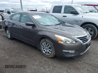 2015 Nissan Altima S z VIN 1N4AL3AP9FC107814, wystawiony jako IAAI lot #41653655 z przebiegiem 159 687 mil mil oraz . Historia ofert i sprzedaży dostępna na DreamBid. Obrazek 1.