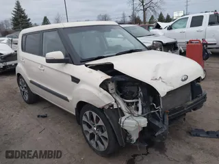 2012 Kia Soul + with VIN KNDJT2A66C7418925, listed as a IAAI auction lot 41136214 with 98,324 mi miles. Bid and sale history available at carsss.com. Image 1.