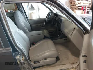 1998 Mercury Mountaineer z VIN 4M2ZU55PXWUJ39983, wystawiony jako IAAI lot #42325310 z przebiegiem 187 804 mil mil oraz . Historia ofert i sprzedaży dostępna na DreamBid. Obrazek 5.