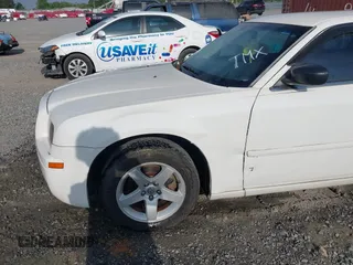 2006 Chrysler 300 z VIN 2C3KA43R26H297580, wystawiony jako IAAI lot #42230763 z przebiegiem 215 375 mil mil oraz . Historia ofert i sprzedaży dostępna na DreamBid. Obrazek 6.