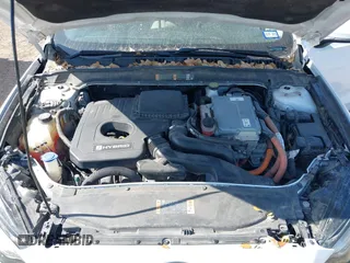 2018 Ford Fusion SE z VIN 3FA6P0LU2JR155483, wystawiony jako IAAI lot #42019475 z przebiegiem Nie podano mil oraz . Historia ofert i sprzedaży dostępna na DreamBid. Obrazek 10.