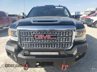 2018 GMC Sierra 3500HD Denali z VIN 1GT42YEY6JF115211, wystawiony jako Copart lot #78333694 z przebiegiem 178 170 mil mil oraz Czysty tytuł • Clean title. Historia ofert i sprzedaży dostępna na DreamBid. Obrazek 5.