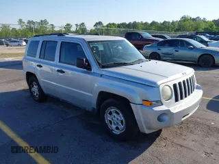 2009 Jeep Patriot Sport with VIN 1J4FT28B99D121838, listed as a IAAI auction lot 42000092 with 218,483 mi miles. Bid and sale history available at carsss.com. Image 1.