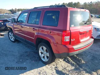 2013 Jeep Patriot Latitude z VIN 1C4NJPFA5DD102131, wystawiony jako IAAI lot #41271136 z przebiegiem 149 863 mil mil oraz . Historia ofert i sprzedaży dostępna na DreamBid. Obrazek 3.