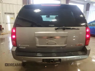 2007 GMC Yukon SLE with VIN 1GKFK13077J126788, listed as a Copart auction lot 43276125 with 194,892 mi miles and Clean Title. Bid and sale history available at carsss.com. Image 6.