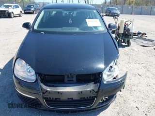 2010 Volkswagen Jetta Sedan Limited with VIN 3VWRZ7AJ5AM158388, listed as a IAAI auction lot 42054349 with 101,272 mi miles. Bid and sale history available at carsss.com. Image 12.