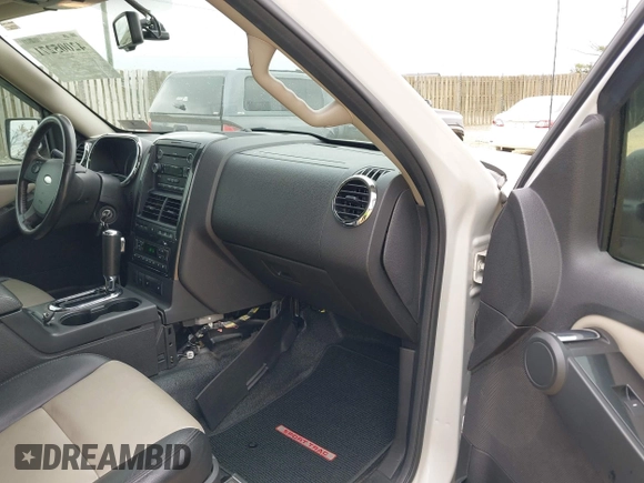 2008 Ford Explorer Sport Trac Limited z VIN 1FMEU53E18UA41560, wystawiony jako IAAI lot #42005271 z przebiegiem 98 970 mil mil oraz . Historia ofert i sprzedaży dostępna na DreamBid. Obrazek 5.