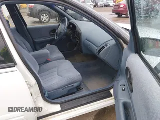 1996 Oldsmobile Cutlass Supreme S z VIN 1G3WH52M8TF346878, wystawiony jako IAAI lot #41827990 z przebiegiem 124 705 mil mil oraz . Historia ofert i sprzedaży dostępna na DreamBid. Obrazek 5.