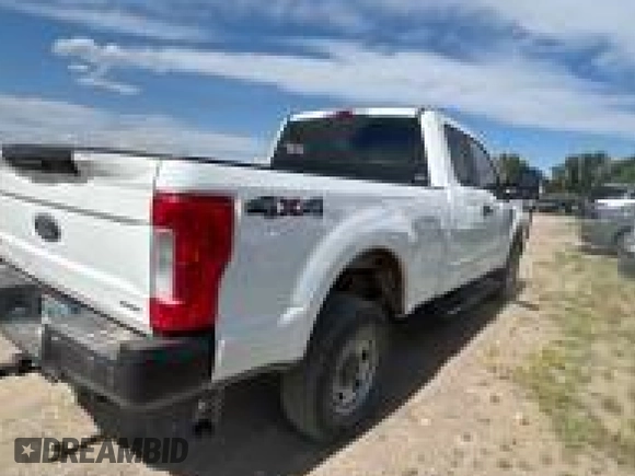 2018 Ford F-250 XL z VIN 1FT7X2B60JEC67165, wystawiony jako IAAI lot #42843681 z przebiegiem 184 448 mil mil oraz . Historia ofert i sprzedaży dostępna na DreamBid. Obrazek 14.