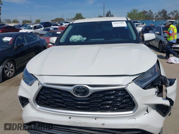 2020 Toyota Highlander L z VIN 5TDCZRAH1LS504828, wystawiony jako IAAI lot #41851081 z przebiegiem 17 695 mil mil oraz . Historia ofert i sprzedaży dostępna na DreamBid. Obrazek 12.
