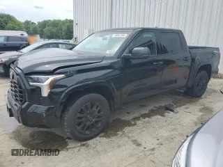 2024 Toyota Tundra SR5 z VIN 5TFLA5DB0RX208399, wystawiony jako Copart lot #58361355 z przebiegiem 9 596 mil mil oraz Szkoda całkowita • Salvage title. Historia ofert i sprzedaży dostępna na DreamBid. Obrazek 1.