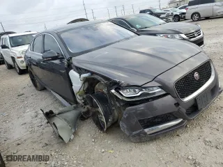 2017 Jaguar XF 20d Prestige with VIN SAJBE4BN4HCY23617, listed as a Copart auction lot 37232073 with 111,193 mi miles. Bid and sale history available at carsss.com. Image 4.
