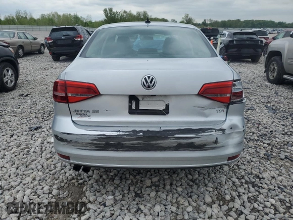 2015 Volkswagen Jetta SE z VIN 3VWD07AJ0FM252092, wystawiony jako Copart lot #56682945 z przebiegiem 104 325 mil mil oraz Czysty tytuł • Clean title. Historia ofert i sprzedaży dostępna na DreamBid. Obrazek 6.