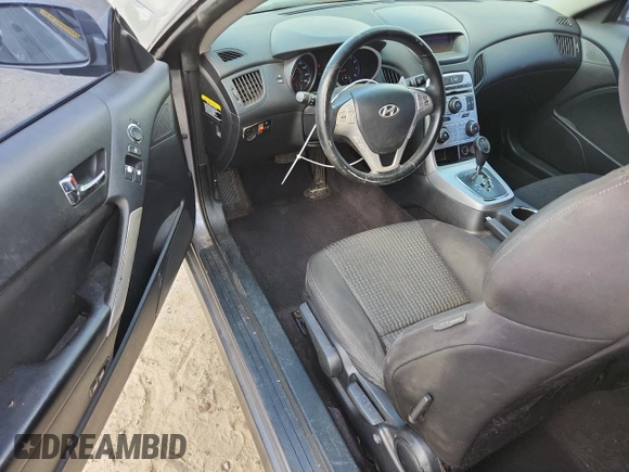 2010 Hyundai Genesis Coupe with VIN KMHHT6KD9AU028740, listed as a Copart auction lot 62997005 with 210,161 mi miles and Clean title. Bid and sale history available at DreamBid. Image 8.