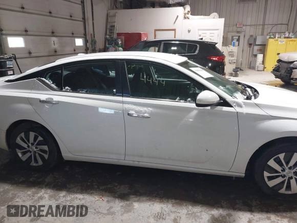2019 Nissan Altima 2.5 S with VIN 1N4BL4BV1KC129923, listed as a IAAI auction lot 41894444 with 135,159 mi miles. Bid and sale history available at carsss.com. Image 13.