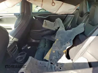 2019 Tesla Model S 100D z VIN 5YJSA1E47KF341410, wystawiony jako Copart lot #58707445 z przebiegiem Nie podano mil oraz Szkoda całkowita • Salvage title. Historia ofert i sprzedaży dostępna na DreamBid. Obrazek 10.