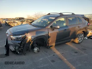 2024 Toyota RAV4 XLE Premium z VIN 2T3A1RFV0RC470211, wystawiony jako Copart lot #46330775 z przebiegiem 11 463 mil mil oraz Szkoda całkowita • Salvage title. Historia ofert i sprzedaży dostępna na DreamBid. Obrazek 1.
