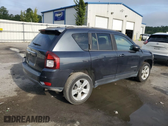 2016 Jeep Compass Sport z VIN 1C4NJCBA9GD553842, wystawiony jako Copart lot #58010695 z przebiegiem 141 751 mil mil oraz Czysty tytuł • Clean title. Historia ofert i sprzedaży dostępna na DreamBid. Obrazek 3.