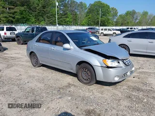 2006 Kia Spectra EX z VIN KNAFE121365239865, wystawiony jako IAAI lot #42123203 z przebiegiem 186 582 mil mil oraz . Historia ofert i sprzedaży dostępna na DreamBid. Obrazek 1.