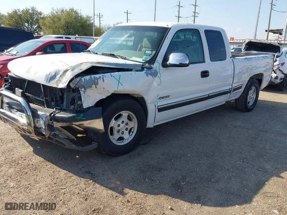 2001 Chevrolet Silverado 1500 LS with VIN 2GCEC19V911100167, listed as a IAAI auction lot 41863161 with 145,856 mi miles. Bid and sale history available at carsss.com. Image 2.