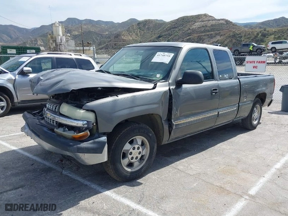 2002 Chevrolet Silverado 1500 LS with VIN 2GCEC19W421373480, listed as a IAAI auction lot 41740755 with 252,853 mi miles. Bid and sale history available at carsss.com. Image 2.