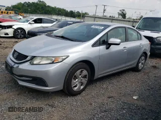 2015 Honda Civic LX z VIN 19XFB2F53FE217464, wystawiony jako Copart lot #59554565 z przebiegiem 105 787 mil mil oraz Szkoda całkowita • Salvage title. Historia ofert i sprzedaży dostępna na DreamBid. Obrazek 1.