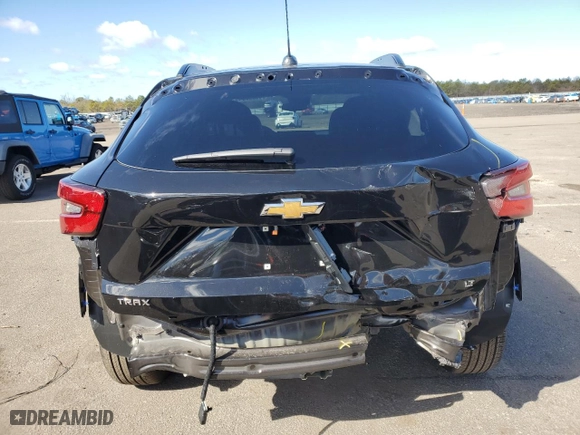 2025 Chevrolet Trax LT with VIN KL77LHEP7SC139860, listed as a Copart auction lot 49353045 with 556 mi miles and Salvage Title. Bid and sale history available at carsss.com. Image 6.
