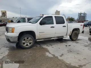 2011 GMC Sierra 1500 SLE with VIN 3GTP2VE33BG131317, listed as a Copart auction lot 61186395 with 286,638 mi miles and Salvage title. Bid and sale history available at DreamBid. Image 1.