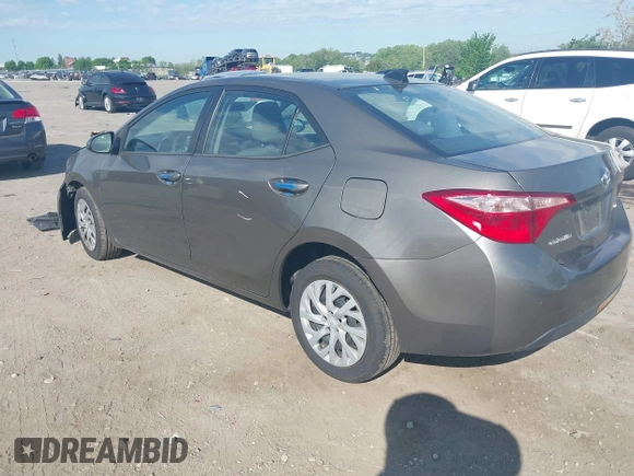 2018 Toyota Corolla L z VIN 2T1BURHE9JC971913, wystawiony jako IAAI lot #42220378 z przebiegiem 113 437 mil mil oraz . Historia ofert i sprzedaży dostępna na DreamBid. Obrazek 3.