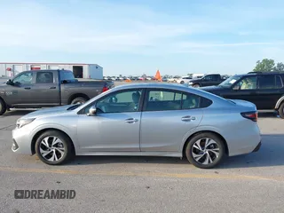 2025 Subaru Legacy Premium z VIN 4S3BWAD65S3018054, wystawiony jako IAAI lot #42728296 z przebiegiem 6 488 mil mil oraz . Historia ofert i sprzedaży dostępna na DreamBid. Obrazek 14.