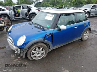 2006 MINI Hardtop with VIN WMWRC33516TK18735, listed as a IAAI auction lot 42519124 with 135,976 mi miles and . Bid and sale history available at DreamBid. Image 18.