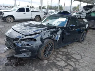 2018 FIAT 124 Spider Classica z VIN JC1NFAEK7J0138993, wystawiony jako IAAI lot #41726083 z przebiegiem 16 974 mil mil oraz . Historia ofert i sprzedaży dostępna na DreamBid. Obrazek 2.