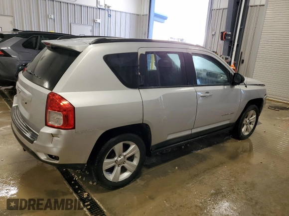 2011 Jeep Compass with VIN 1J4NT1FB0BD245673, listed as a Copart auction lot 82597074 with 207,695 mi miles and Clean Title. Bid and sale history available at carsss.com. Image 3.