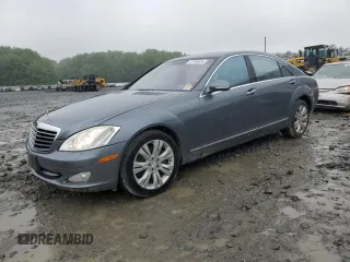 2009 Mercedes-Benz S 550 z VIN WDDNG86XX9A252050, wystawiony jako Copart lot #57498555 z przebiegiem 185 219 mil mil oraz Szkoda całkowita • Salvage title. Historia ofert i sprzedaży dostępna na DreamBid. Obrazek 1.